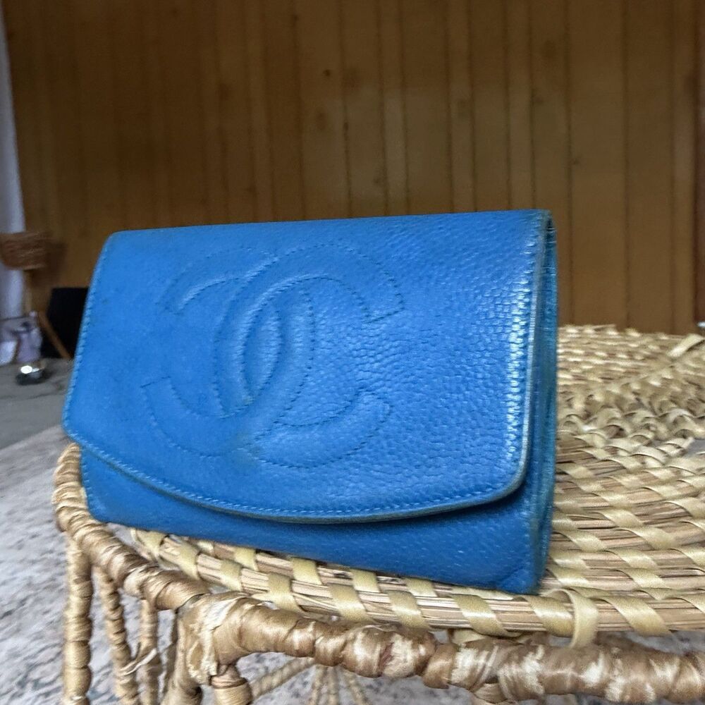 Vintage Chanel Blue Caviar Leather CC Logo Timeless Flap Wallet Medium - Picture 2 of 16